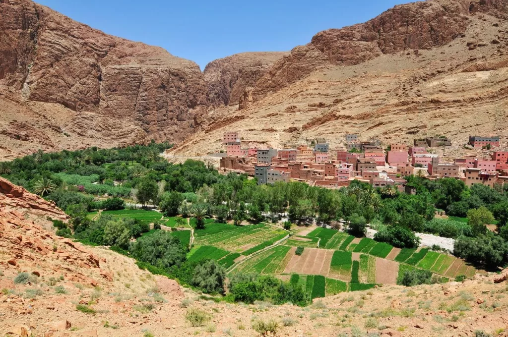 Les 8 mini villes au milieu du désert les plus isolées du monde 4 - Le Progrès Egyptien Les 8 mini villes au milieu du désert les plus isolées du monde 3 - Le Progrès Egyptien