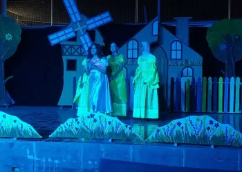 «Rose et le Magicien d’Oz»: Un voyage initiatique au cœur de l’enfance et de l’humanité