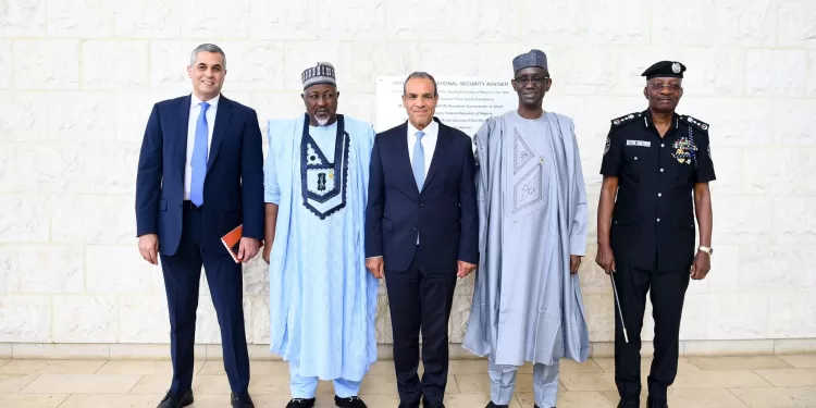 Le ministre des AE rencontre le conseiller nigérian à la sécurité nationale 2 - Le Progrès Egyptien Le ministre des AE rencontre le conseiller nigérian à la sécurité nationale 1 - Le Progrès Egyptien