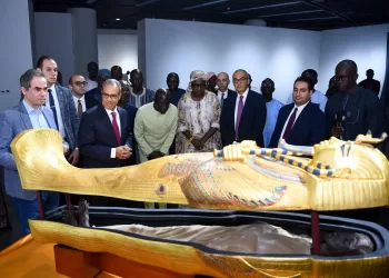 L’Égypte offre une reproduction du sarcophage de Toutânkhamon au Musée des Civilisations Africaines