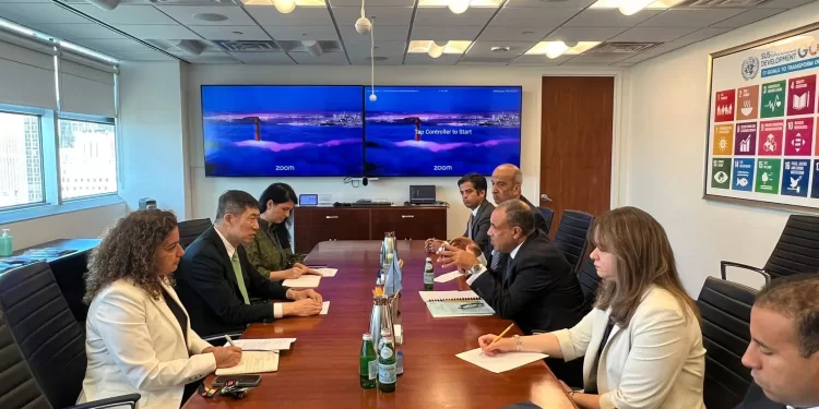 New York : Abdel-Aati se réunit avec l'administrateur par intérim du PNUD 2 - Le Progrès Egyptien New York : Abdel-Aati se réunit avec l'administrateur par intérim du PNUD 1 - Le Progrès Egyptien