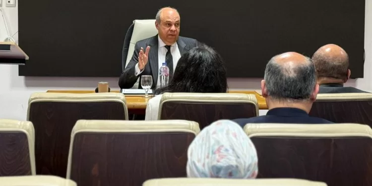 Al-Hefni passe en revue la stratégie du secteur de l'aviation 2 - Le Progrès Egyptien Al-Hefni passe en revue la stratégie du secteur de l'aviation 1 - Le Progrès Egyptien