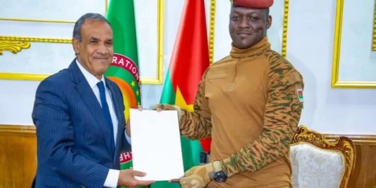 Abdel Aati remet un message d’Al-Sissi à son homologue burkinabè 2 - Le Progrès Egyptien Abdel Aati remet un message d’Al-Sissi à son homologue burkinabè 1 - Le Progrès Egyptien