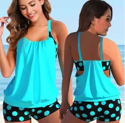 Le cache -maillots fluide et confortable sur la plage