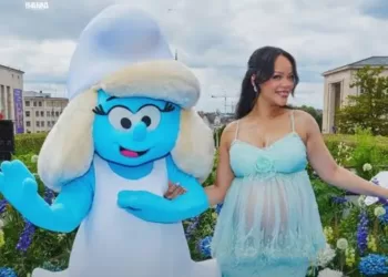 Les Schtroumpfs: Rihanna prête sa voix à la Schtroumpfette