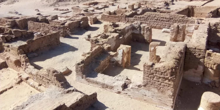 Les oasis de Kharga révèlent les secrets de la Nouvelle Vallée 2 - Le Progrès Egyptien Les oasis de Kharga révèlent les secrets de la Nouvelle Vallée 1 - Le Progrès Egyptien