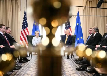 Bruxelles défend son accord commercial noué avec Trump