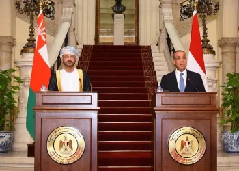 Abdel Aati tient une conférence de presse avec son homologue omanais