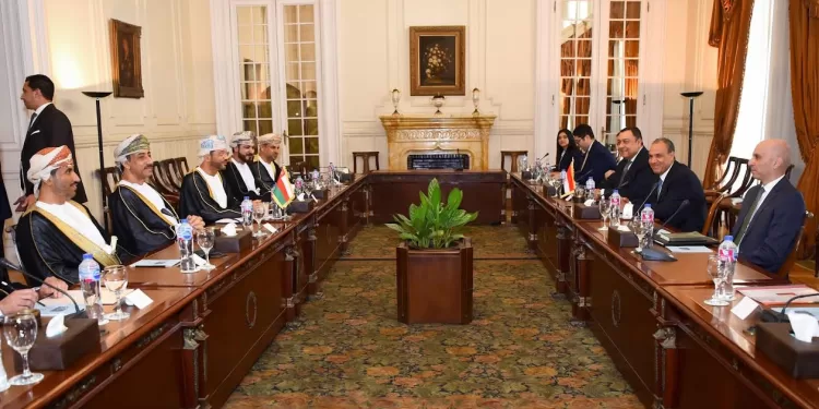 Abdel Aati et Busaidi conduisent le comité mixte égypto-omanais 2 - Le Progrès Egyptien Abdel Aati et Busaidi conduisent le comité mixte égypto-omanais 1 - Le Progrès Egyptien