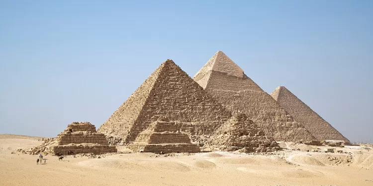 Les pyramides parmi les 7 principaux sites archéologiques à visiter dans le monde 2 - Le Progrès Egyptien Les pyramides parmi les 7 principaux sites archéologiques à visiter dans le monde 1 - Le Progrès Egyptien