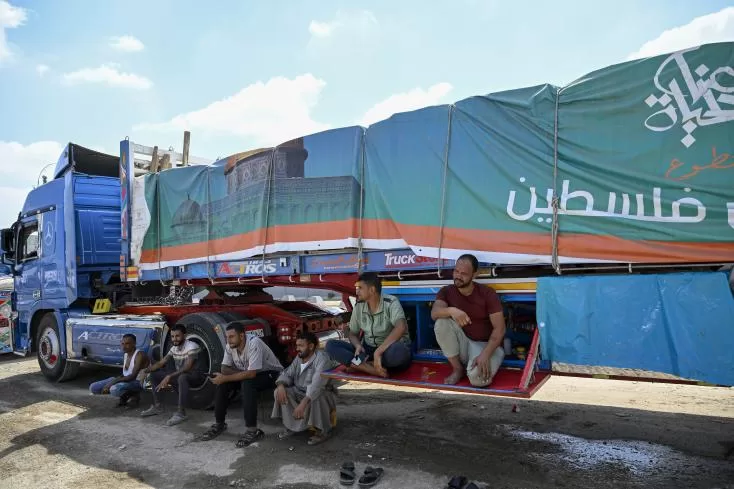 À l’entrée de Gaza, des centaines de camions humanitaires bloqués et une aide au compte-gouttes 6 - Le Progrès Egyptien À l’entrée de Gaza, des centaines de camions humanitaires bloqués et une aide au compte-gouttes 5 - Le Progrès Egyptien