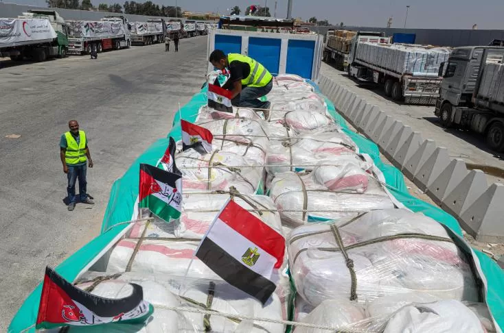 À l’entrée de Gaza, des centaines de camions humanitaires bloqués et une aide au compte-gouttes 4 - Le Progrès Egyptien À l’entrée de Gaza, des centaines de camions humanitaires bloqués et une aide au compte-gouttes 3 - Le Progrès Egyptien