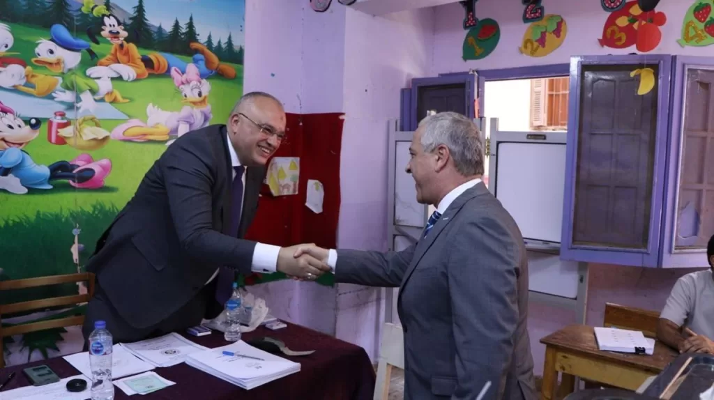 Sénatoriales 2025 : Le président de l’ANP vote et salue le climat démocratique 4 - Le Progrès Egyptien Sénatoriales 2025 : Le président de l’ANP vote et salue le climat démocratique 3 - Le Progrès Egyptien