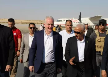 Le gouverneur du Nord-Sinaï recoit une délégation du sénat américain avant sa visite dans le port terrestre de Rafah