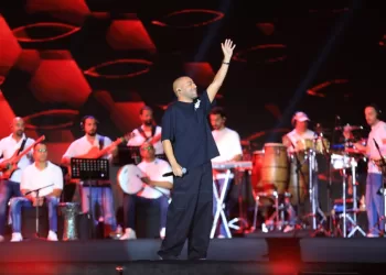 Festival Alamein: Tamer Ashour chante pour Amal Maher
