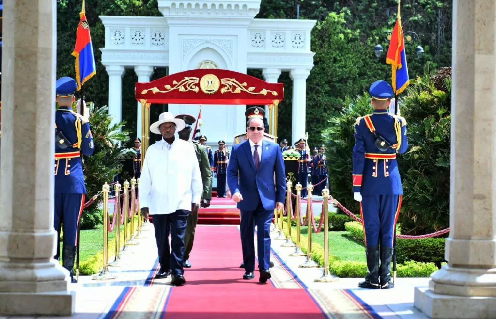 Al-Sissi reçoit le président ougandais Museveni 4 - Le Progrès Egyptien Al-Sissi reçoit le président ougandais Museveni 3 - Le Progrès Egyptien