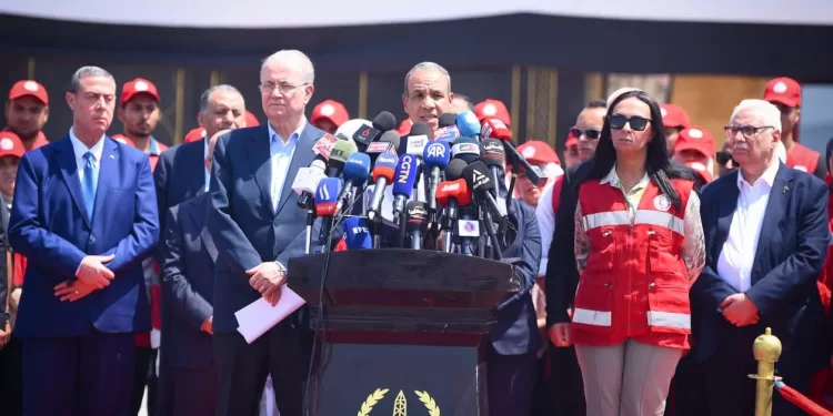 Le ministre des Affaires étrangères et le Premier ministre palestinien en visite au poste-frontière de Rafah 2 - Le Progrès Egyptien Le ministre des Affaires étrangères et le Premier ministre palestinien en visite au poste-frontière de Rafah 1 - Le Progrès Egyptien