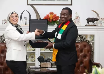 Le président du Zimbabwe loue ses relations privilégiées avec Al-Sissi