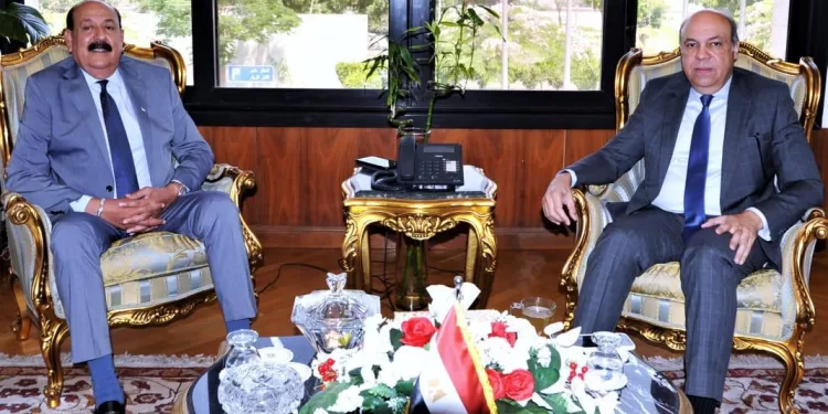 Al-Hefni au président de l'Union des Egyptiens aux USA: L’Aviation relie les Egyptiens expatriés à leur bercail 2 - Le Progrès Egyptien Al-Hefni au président de l'Union des Egyptiens aux USA: L’Aviation relie les Egyptiens expatriés à leur bercail 1 - Le Progrès Egyptien