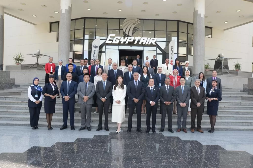 Coopération stratégique entre EgyptAir et Huawei pour renforcer les avantages du voyage 8 - Le Progrès Egyptien Coopération stratégique entre EgyptAir et Huawei pour renforcer les avantages du voyage 7 - Le Progrès Egyptien