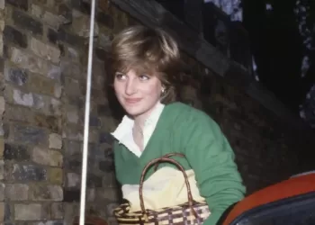 Diana adorable nageuse: Son frère dévoile une photo souvenir, en un jour symbolique