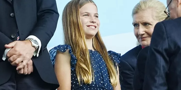 Charlotte princesse modèle pour l’Euro: Elle assure sous les yeux de William 2 - Le Progrès Egyptien Charlotte princesse modèle pour l’Euro: Elle assure sous les yeux de William 1 - Le Progrès Egyptien