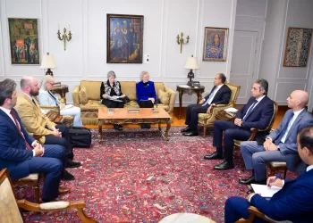 Abdel Aati reçoit une délégation de l’Organisation “The Elders” pour discuter de Gaza