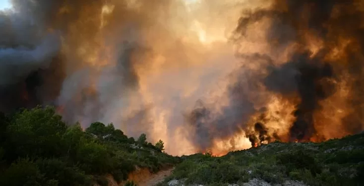 Le plus gros incendie de l'été en France reste incontrôlé dans l'Aude 2 - Le Progrès Egyptien Le plus gros incendie de l'été en France reste incontrôlé dans l'Aude 1 - Le Progrès Egyptien
