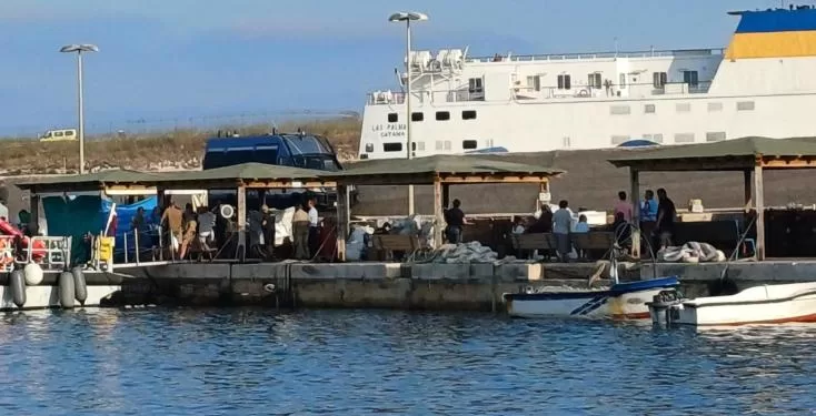 Naufrage à Lampedusa: Les secours cherchent des migrants disparus 2 - Le Progrès Egyptien Naufrage à Lampedusa: Les secours cherchent des migrants disparus 1 - Le Progrès Egyptien