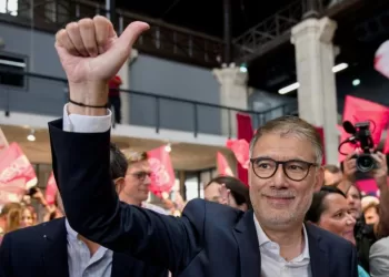 Le PS, volontaire pour gouverner, présente son budget alternatif