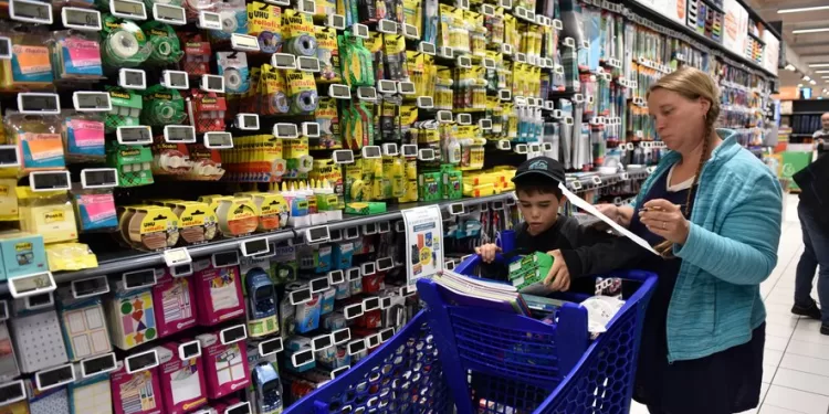 La femme égyptienne, pilier de la rentrée scolaire 1 - Le Progrès Egyptien - DDM MARC SALVET - ACHAT FOURNITURES RENTREE SCOLAIRE