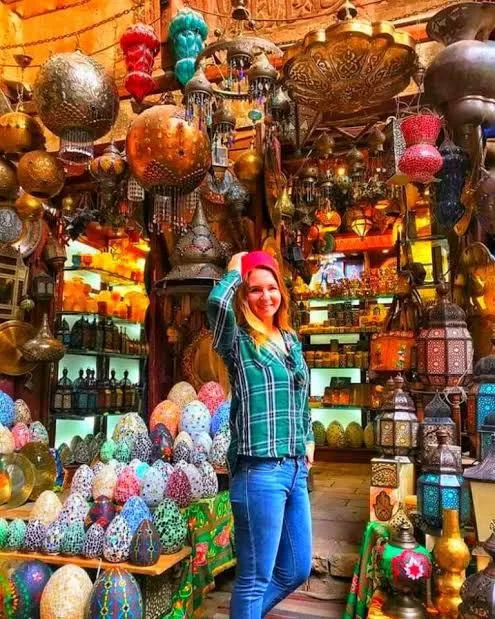 Khan Al-Khalili: Les Secrets du Plus Grand Souk du Caire 4 - Le Progrès Egyptien Khan Al-Khalili: Les Secrets du Plus Grand Souk du Caire 3 - Le Progrès Egyptien