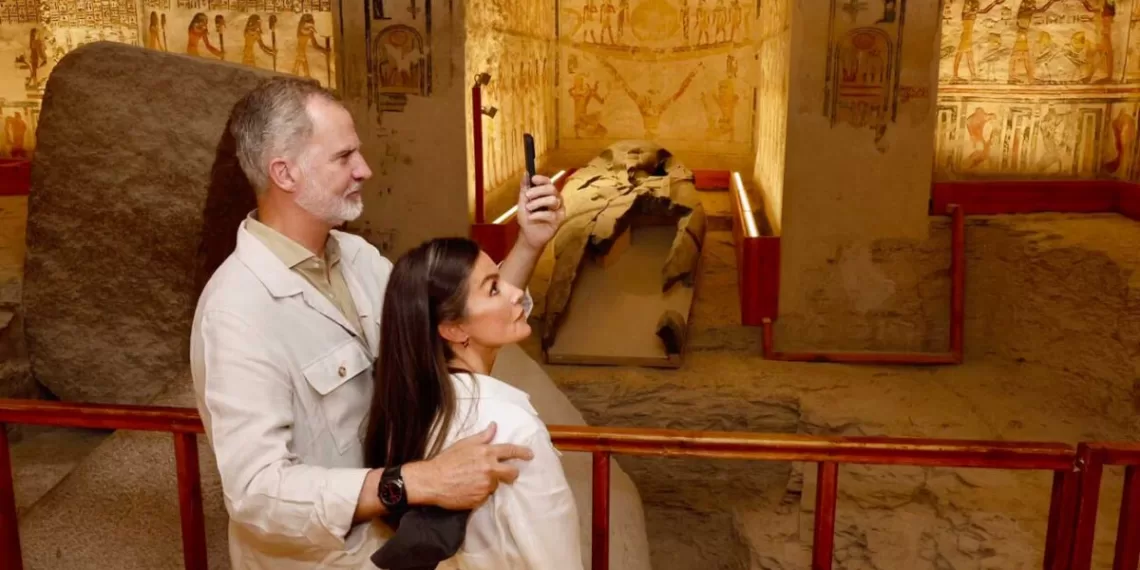 Le roi Felipe VI et la reine Letizia explorent les trésors de Louxor 2 - Le Progrès Egyptien Le roi Felipe VI et la reine Letizia explorent les trésors de Louxor 1 - Le Progrès Egyptien