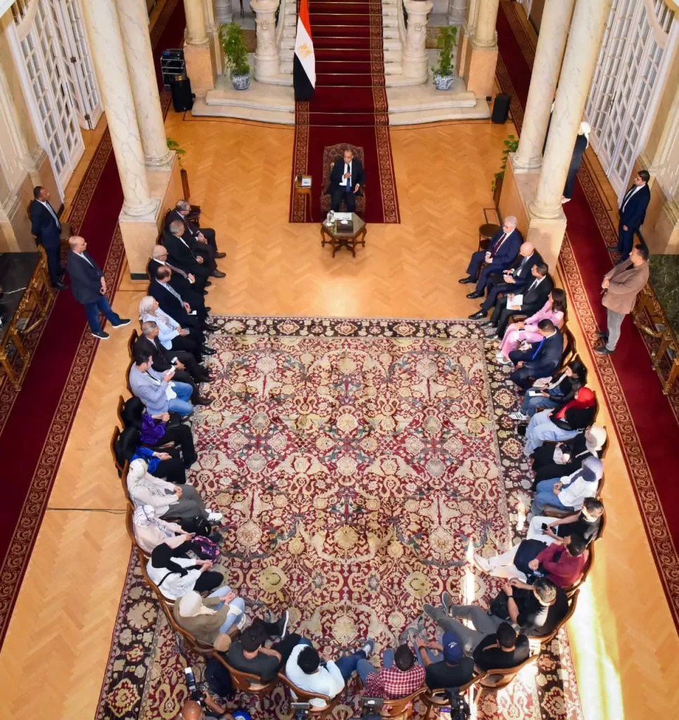 Le ministre des Affaires étrangères reçoit les premiers du Bac 4 - Le Progrès Egyptien Le ministre des Affaires étrangères reçoit les premiers du Bac 3 - Le Progrès Egyptien
