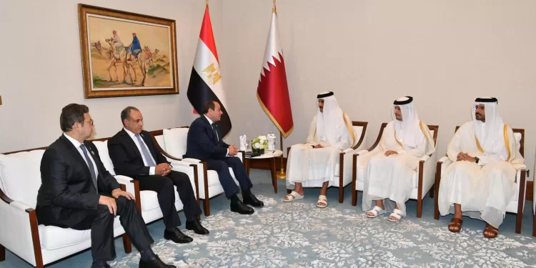 Le Président rencontre l’émir du Qatar à Doha 1 - Le Progrès Egyptien