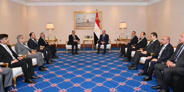 Al-Sissi rencontre le PM pakistanais Shahbaz Sharif à Doha 2 - Le Progrès Egyptien Al-Sissi rencontre le PM pakistanais Shahbaz Sharif à Doha 1 - Le Progrès Egyptien
