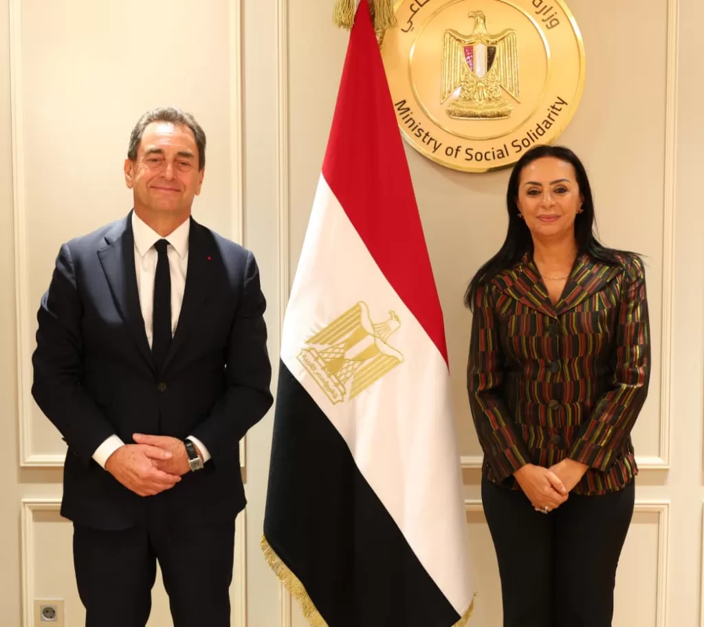 La ministre de la Solidarité sociale reçoit l'ambassadeur de France 4 - Le Progrès Egyptien La ministre de la Solidarité sociale reçoit l'ambassadeur de France 3 - Le Progrès Egyptien