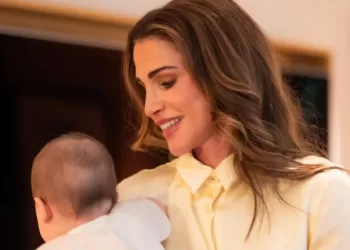 A l’ONU, Rania de Jordanie accompagnée d’une adorable «secrétaire» de 7 mois