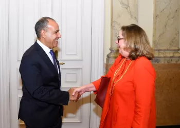 Abdel Aati reçoit la directrice générale de la Force multinationale au Sinaï