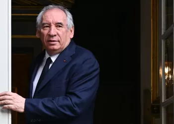 Vote de confiance : quels scénarios possibles après la chute du gouvernement de François Bayrou ?
