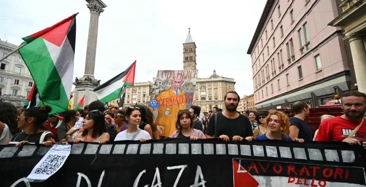 Gaza: dizaines de milliers de manifestants à travers l'Italie, heurts à Milan 1 - Le Progrès Egyptien