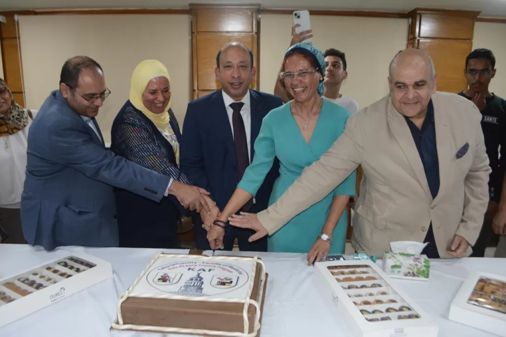 Première classe d'étudiants du programme français "Kasr Al Ainy French – KAF" 12 - Le Progrès Egyptien Première classe d'étudiants du programme français "Kasr Al Ainy French – KAF" 11 - Le Progrès Egyptien