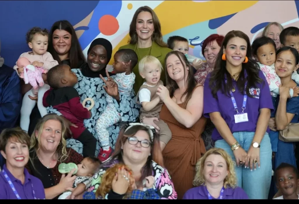 Entourée d’enfants, Kate Middleton surprend dans un total-look vert 8 - Le Progrès Egyptien Entourée d’enfants, Kate Middleton surprend dans un total-look vert 7 - Le Progrès Egyptien