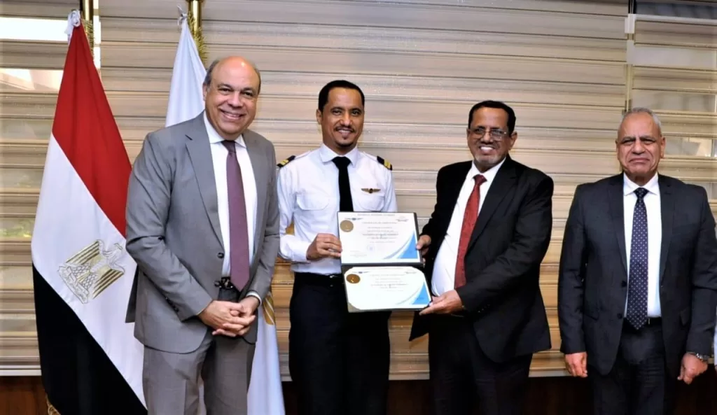 Al-Hefni: Le contrôleur aérien, « chef d’orchestre » du ciel 8 - Le Progrès Egyptien Al-Hefni: Le contrôleur aérien, « chef d’orchestre » du ciel 7 - Le Progrès Egyptien