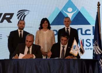 EgyptAir signe un protocole de coopération avec la Fondation « Raï Misr pour le Développement » pour parrainer son gala caritatif annuel