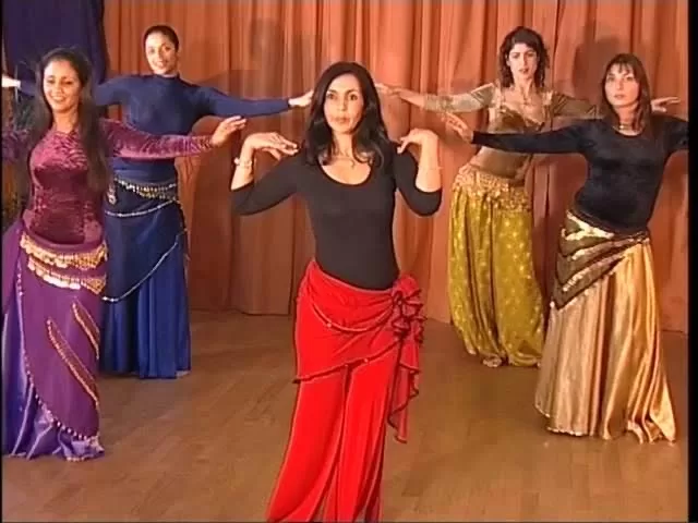 L’académie de Dina met sur la sellette le raks charqi ! 6 - Le Progrès Egyptien L’académie de Dina met sur la sellette le raks charqi ! 5 - Le Progrès Egyptien