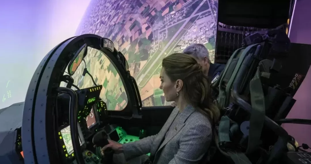 La commodore Kate Middleton dans un look intégralement gris 1 - Le Progrès Egyptien