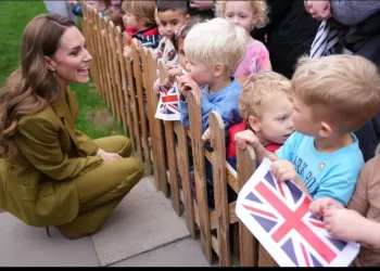 Entourée d’enfants, Kate Middleton surprend dans un total-look vert 21 - Le Progrès Egyptien Entourée d’enfants, Kate Middleton surprend dans un total-look vert