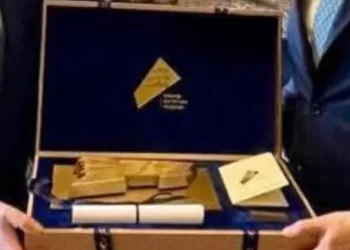 Des invitations sous forme de papyrus et de miniature du GME 13 - Le Progrès Egyptien Des invitations sous forme de papyrus et de miniature du GME