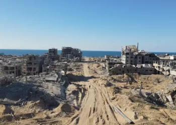 De retour, des Gazaouis montent des tentes sur les ruines 4 - Le Progrès Egyptien De retour, des Gazaouis montent des tentes sur les ruines